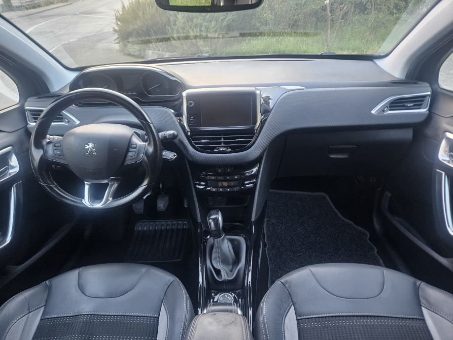 Peugeot 2008 1,6 e-HDi,ALLURE paket opreme,kao nov, fotografija 18