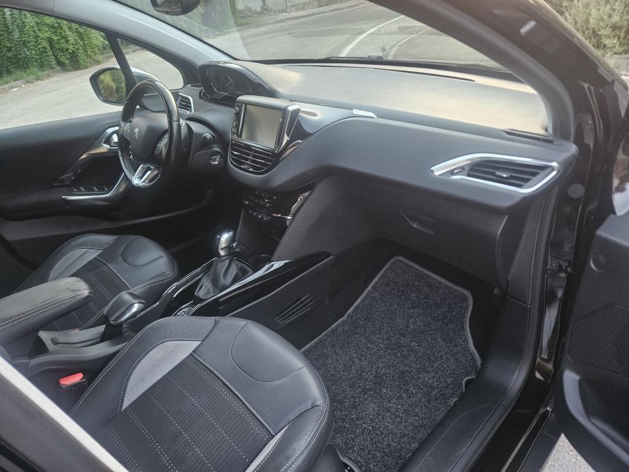 Peugeot 2008 1,6 e-HDi,ALLURE paket opreme,kao nov, fotografija 16