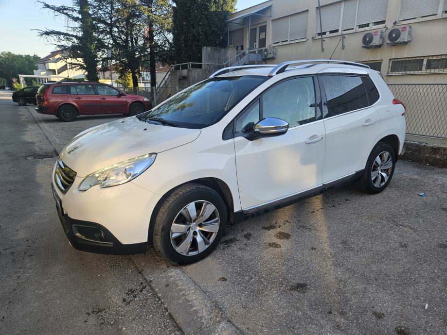 Peugeot 2008 1,6 e-HDi allure, fotografija 5