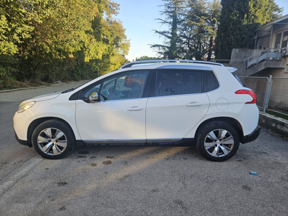 Peugeot 2008 1,6 e-HDi allure, fotografija 8