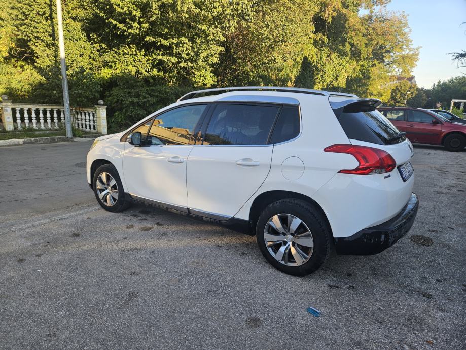 Peugeot 2008 1,6 e-HDi allure, fotografija 7
