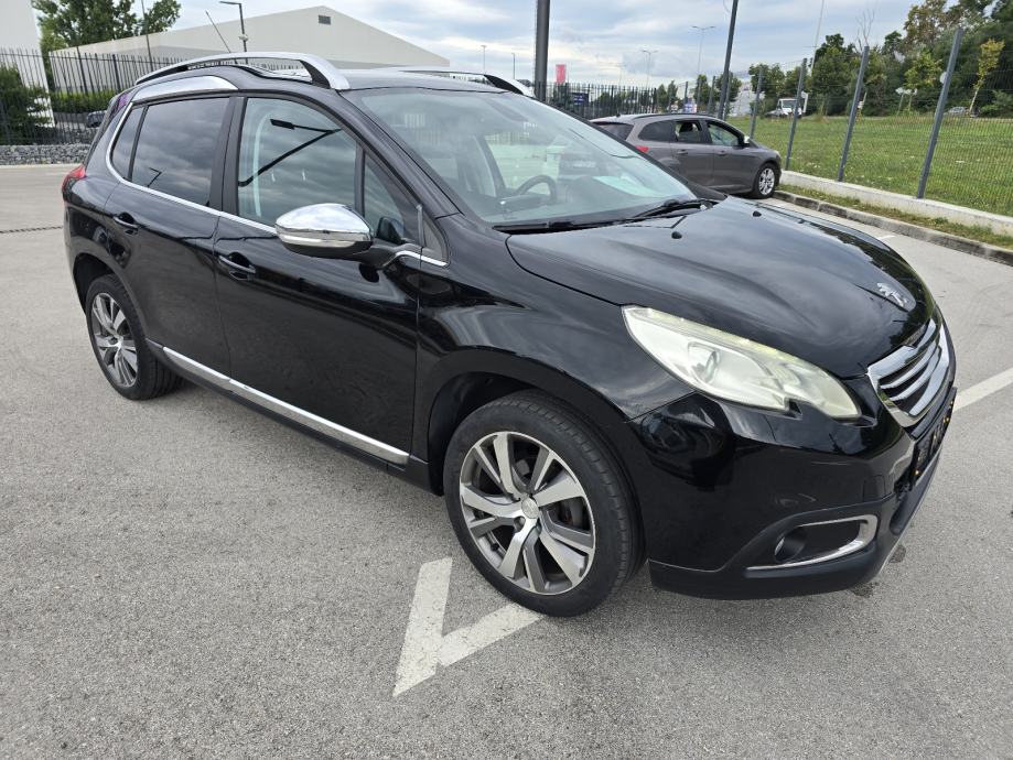 Peugeot 2008 1,6 e-HDi, fotografija 2