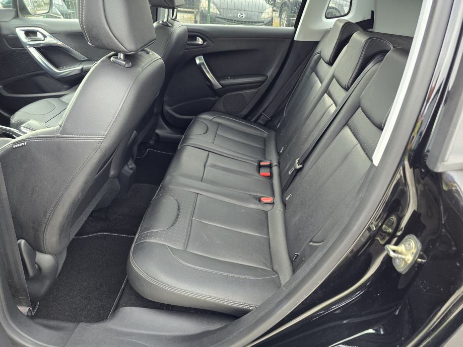 Peugeot 2008 1,6 e-HDi, fotografija 12