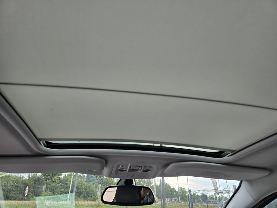 Peugeot 2008 1,6 e-HDi, fotografija 14