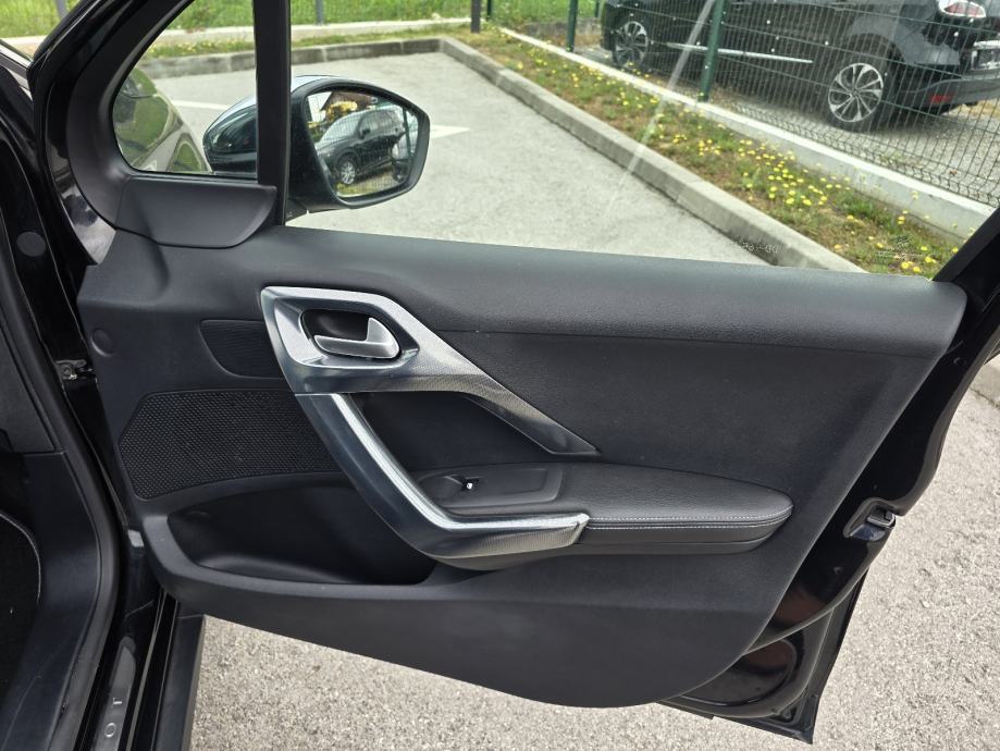 Peugeot 2008 1,6 e-HDi, fotografija 15