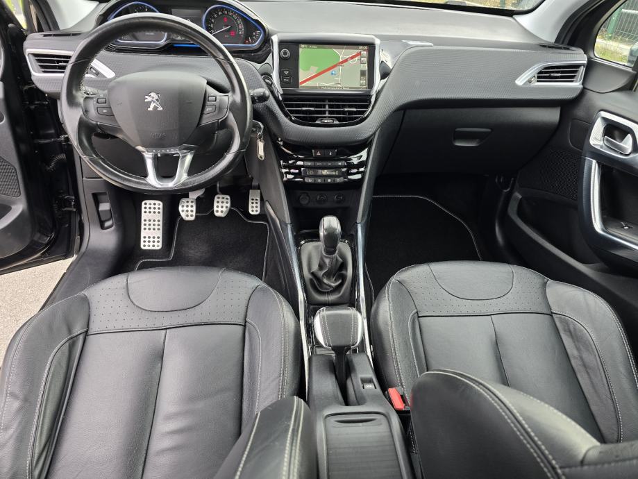 Peugeot 2008 1,6 e-HDi, fotografija 13