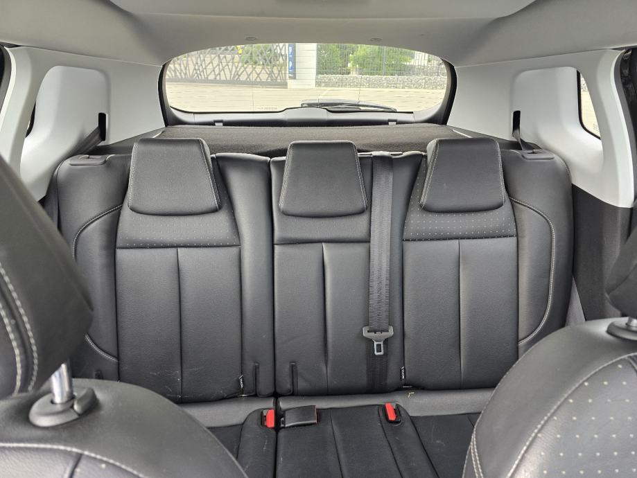 Peugeot 2008 1,6 e-HDi, fotografija 19