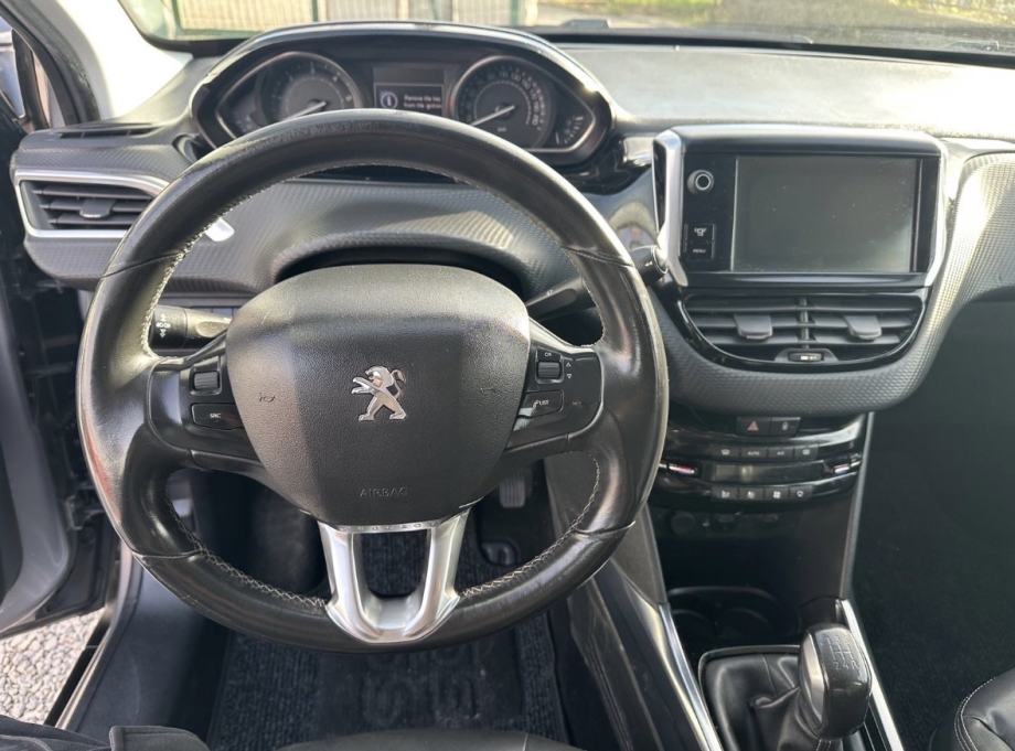 Peugeot 2008 1,6 e-HDi, fotografija 11