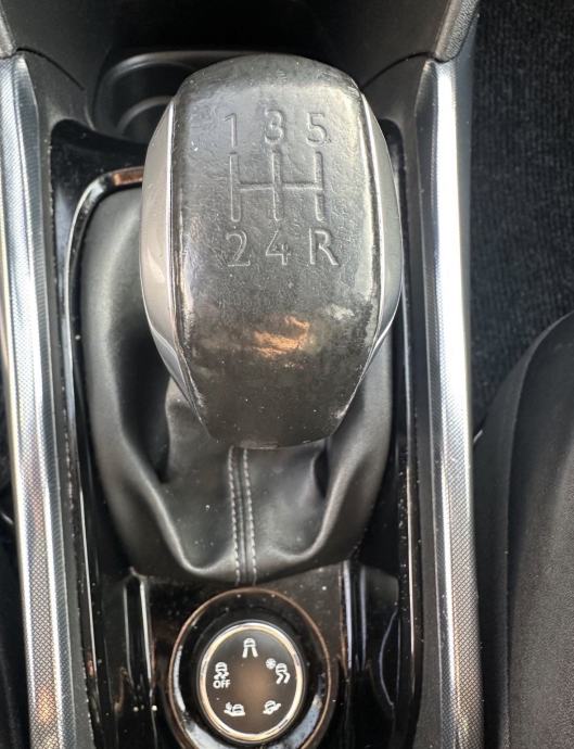 Peugeot 2008 1,6 e-HDi, fotografija 13