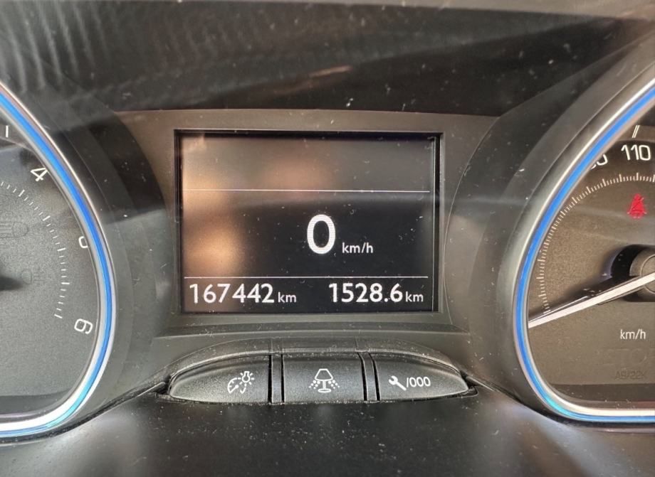 Peugeot 2008 1,6 e-HDi, fotografija 14