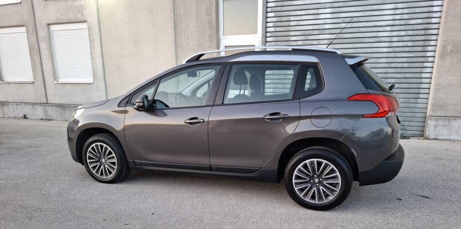 Peugeot 2008 1,6 e-HDi, fotografija 8