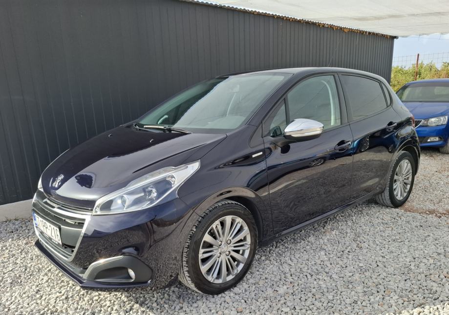 Peugeot 208 1.2i, fotografija 5