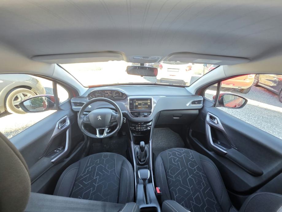 Peugeot 2008 1,6 e-HDi, fotografija 9
