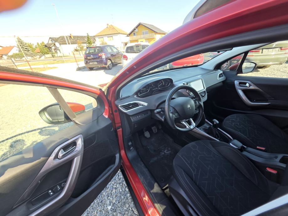 Peugeot 2008 1,6 e-HDi, fotografija 10