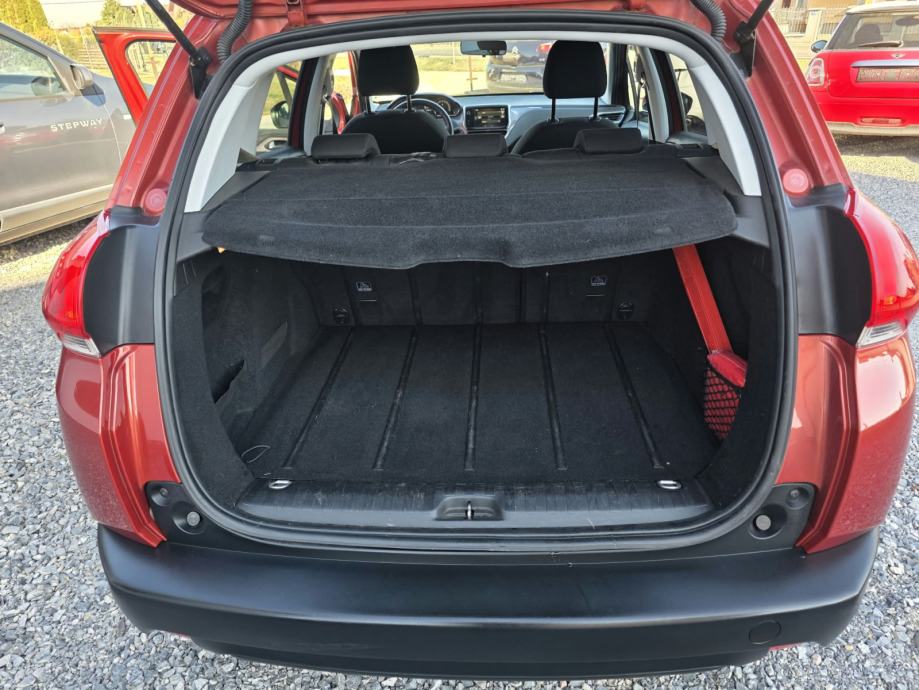 Peugeot 2008 1,6 e-HDi, fotografija 16