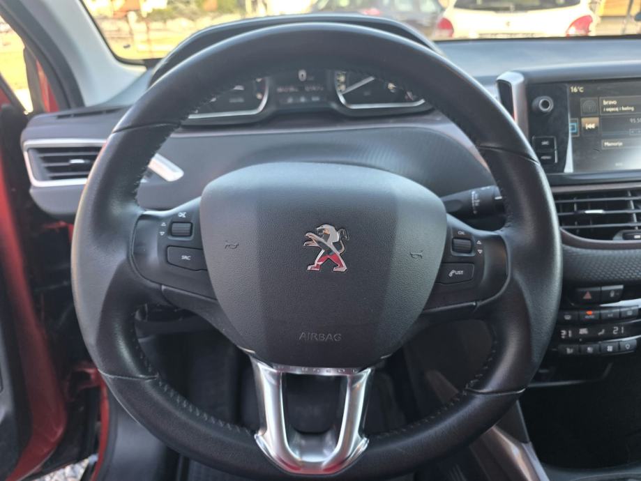 Peugeot 2008 1,6 e-HDi, fotografija 14
