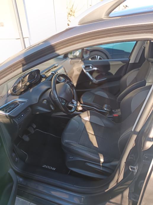 Peugeot 2008 1.6 e-hdi reg 06/2027, fotografija 6