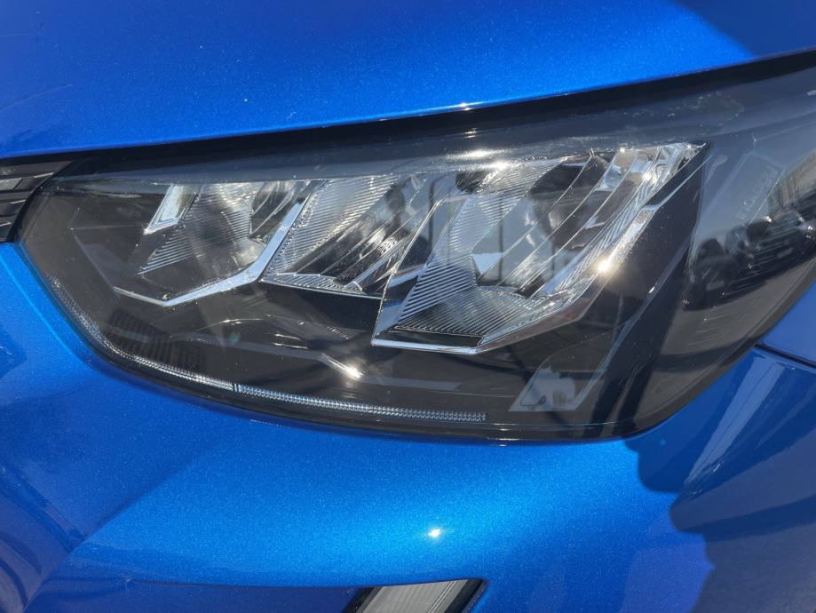 PEUGEOT 2008 2021 • PREMIUM jamstvo • AutoZubak Rabljena, fotografija 14