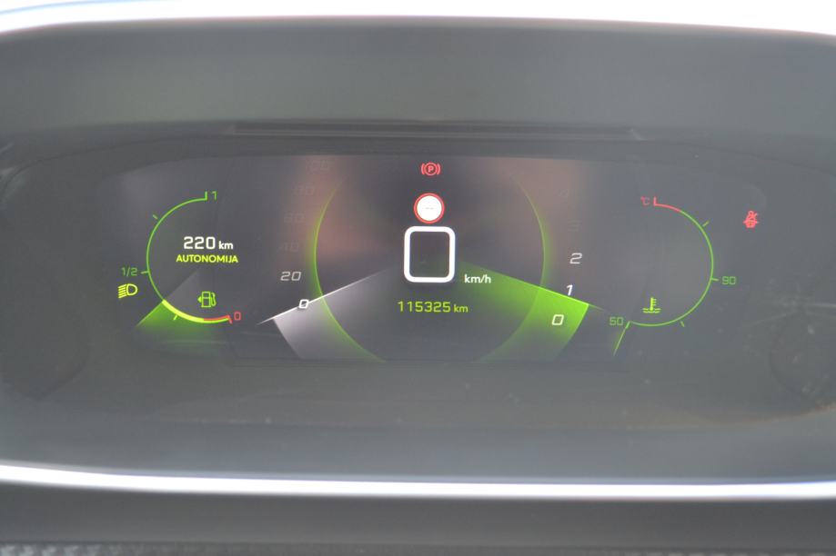 Peugeot 2008 allure 1,5 HDI *** RATA 215€ *** BEZ UČEŠĆA *** SERVISNA, fotografija 15