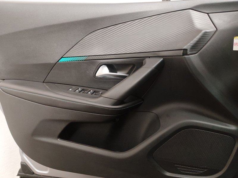 Peugeot 2008 Allure automatik • Full LED • digitalni instrumenti, fotografija 5
