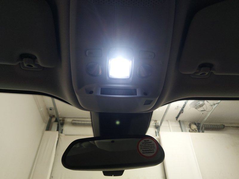 Peugeot 2008 Allure automatik • Full LED • digitalni instrumenti, fotografija 13