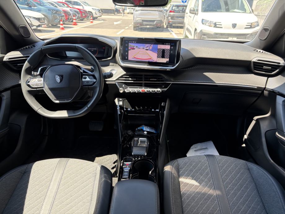 Peugeot 2008 ALLURE HYBRID 136 e-DCS6-AUTO, fotografija 6