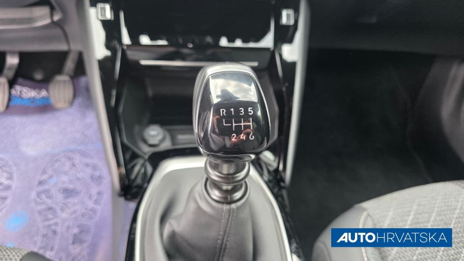 PEUGEOT 2008 ALLURE PureTech 100 - Tvorničko jamstvo, 21.290,00 € - Ak, fotografija 19