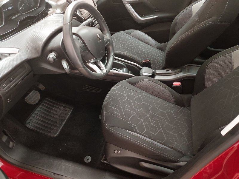 Peugeot 2008 automatik • panorama • senzori za parkiranje straga, fotografija 6