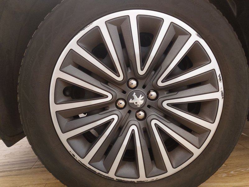 Peugeot 2008 automatik • panorama • senzori za parkiranje straga, fotografija 9