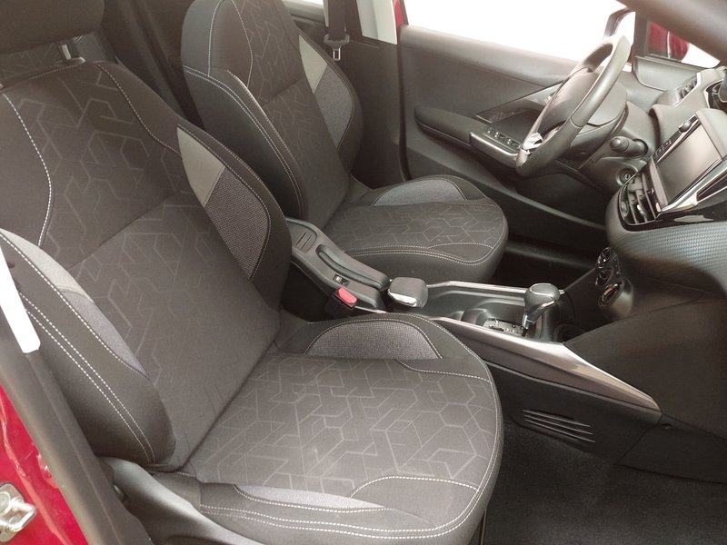 Peugeot 2008 automatik • panorama • senzori za parkiranje straga, fotografija 12