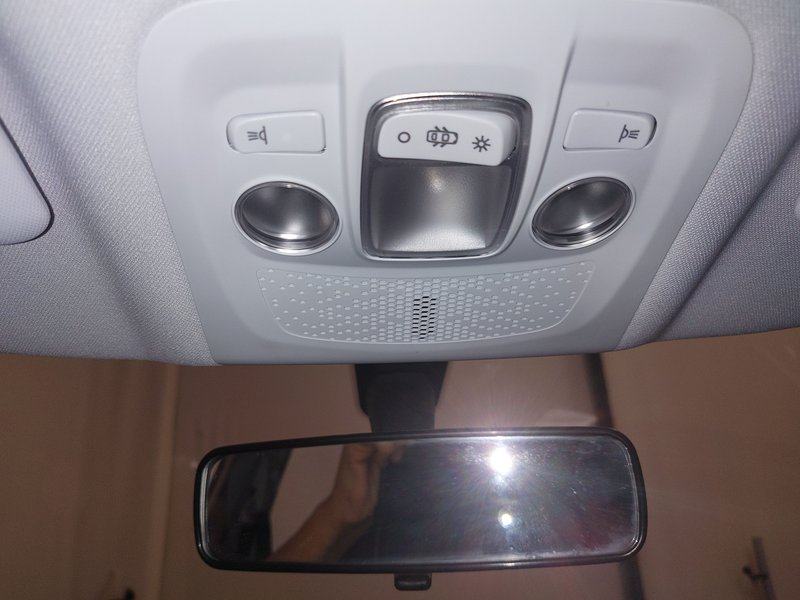 Peugeot 2008 automatik • panorama • senzori za parkiranje straga, fotografija 13
