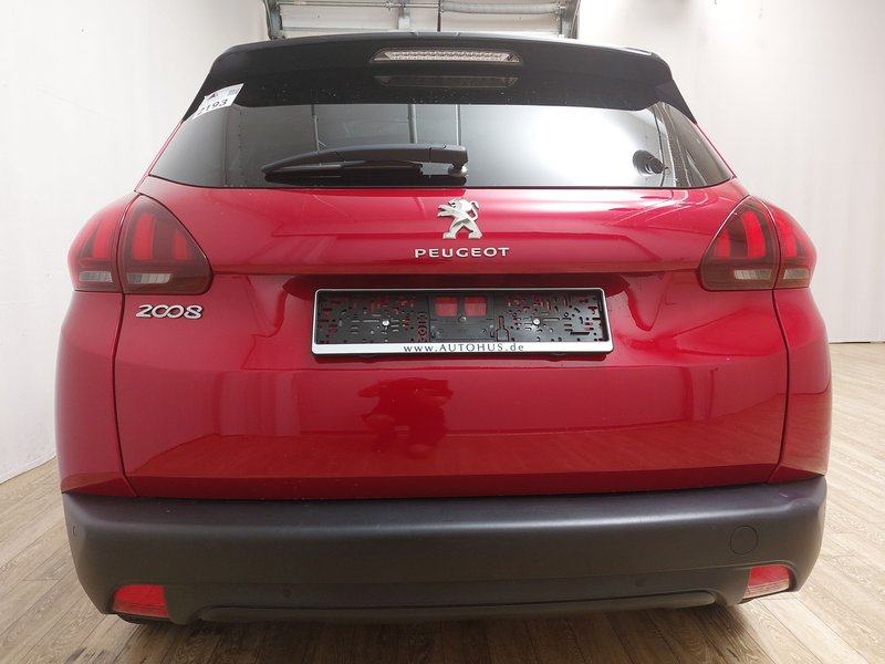 Peugeot 2008 automatik • panorama • senzori za parkiranje straga, fotografija 16