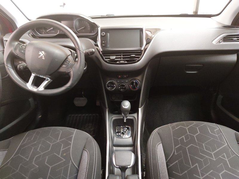 Peugeot 2008 automatik • panorama • senzori za parkiranje straga, fotografija 18