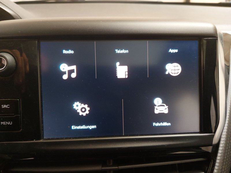 Peugeot 2008 automatik • panorama • senzori za parkiranje straga, fotografija 20