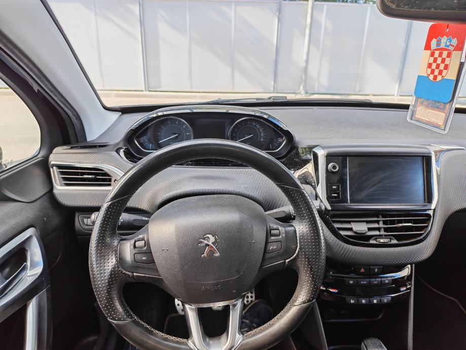 Peugeot 2008 Crossway, 1,2 Puretech, 2018.godište, fotografija 5