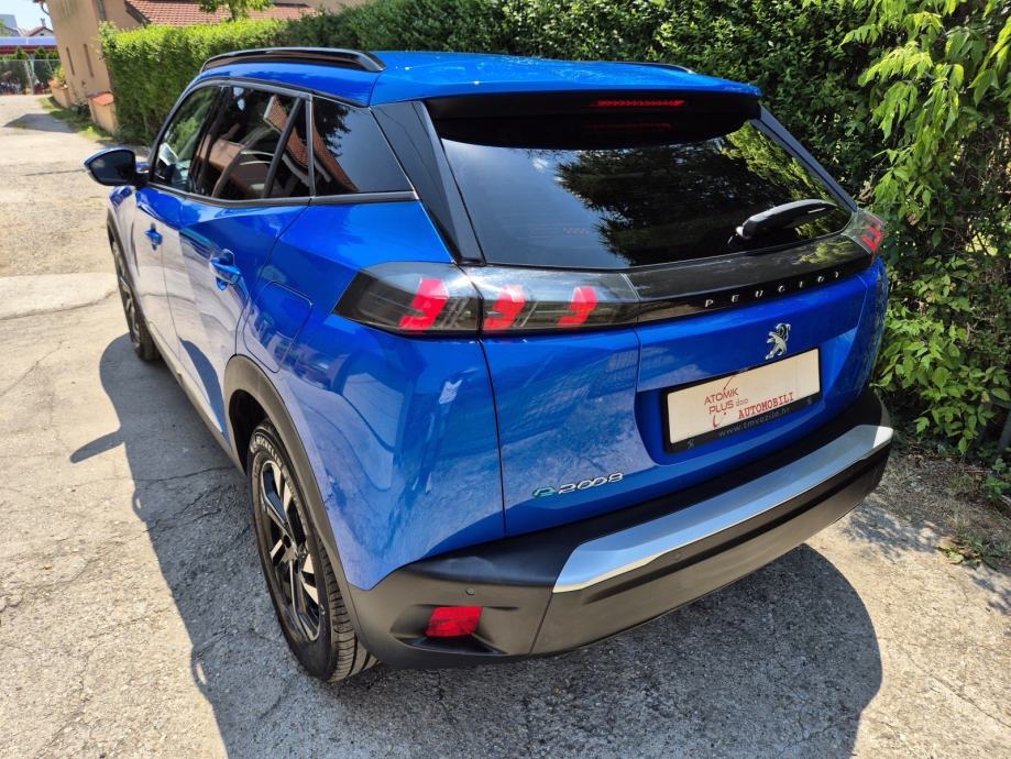 PEUGEOT e-2008 ALLURE 57 kW – 47.808 km – REG. 11/2026, fotografija 4