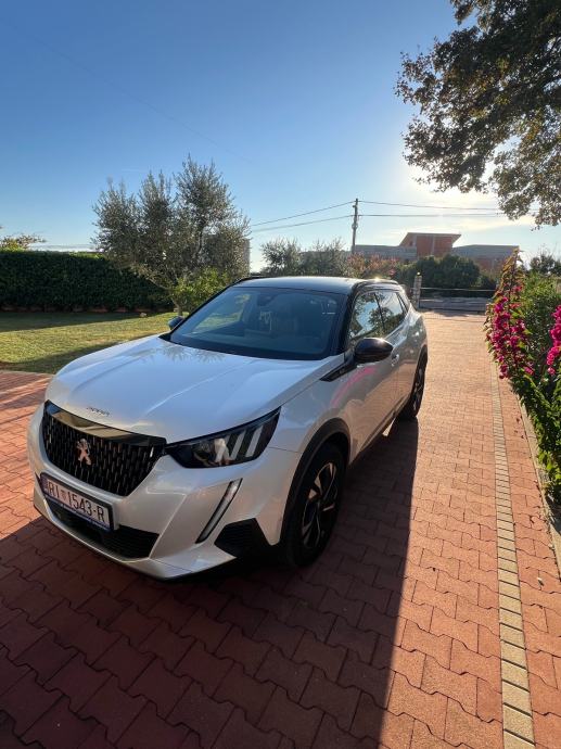 Peugeot 2008 GT,1.2 PureTech 130 KS | 2023. | Benzin | 96 kW | 5 sjeda, fotografija 2