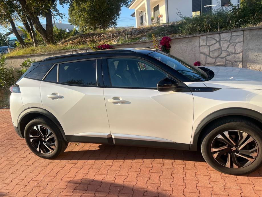 Peugeot 2008 GT,1.2 PureTech 130 KS | 2023. | Benzin | 96 kW | 5 sjeda, fotografija 3
