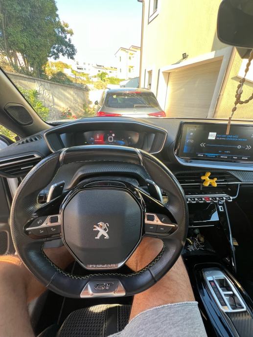Peugeot 2008 GT,1.2 PureTech 130 KS | 2023. | Benzin | 96 kW | 5 sjeda, fotografija 7