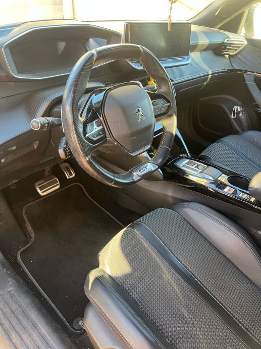 Peugeot 2008 GT,1.2 PureTech 130 KS | 2023. | Benzin | 96 kW | 5 sjeda, fotografija 4