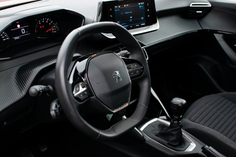 Peugeot 2008 SAMO 33000 KM KAO NOV!!!!, fotografija 11