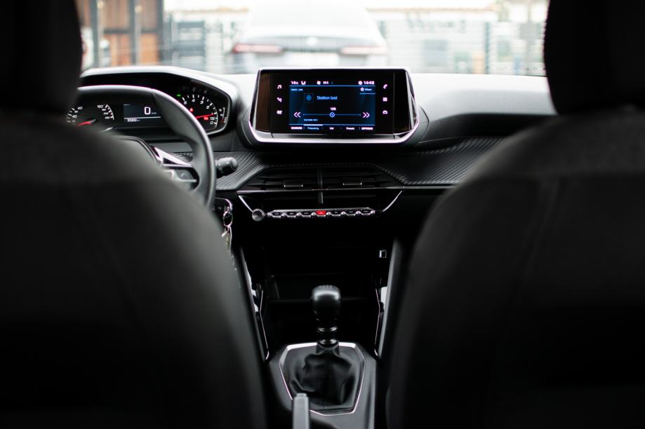 Peugeot 2008 SAMO 33000 KM KAO NOV!!!!, fotografija 13