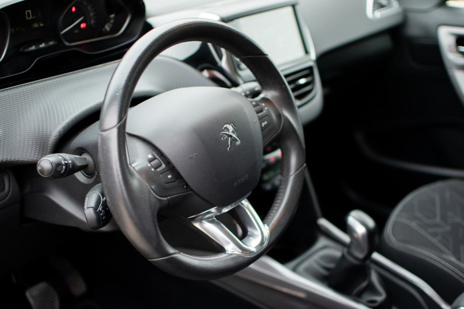 Peugeot 2008 STYLE SAMO 28000 KM NOV AUTO!!, fotografija 11