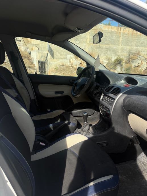 PEUGEOT 206 1.1 *108 000 KM* *HR VOZILO* *KLIMA* *SERVO* *5 VRATA*, fotografija 9