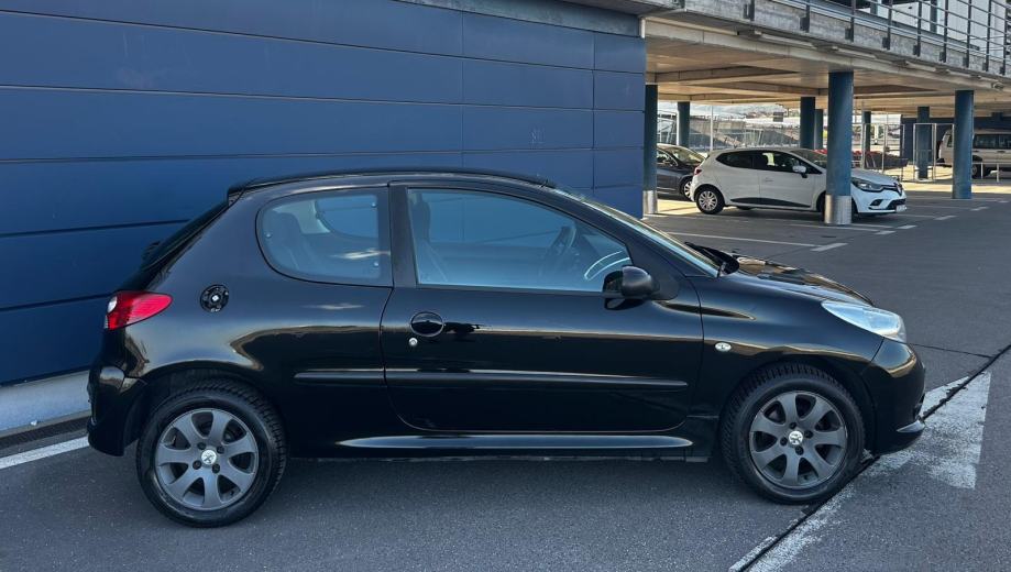 Peugeot 206 1,1 Trendy*Facelift model*Klima*Alu felge*Odlično stanje*, fotografija 5
