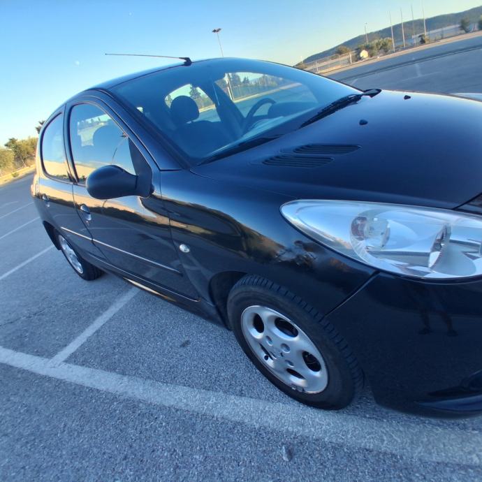 Peugeot 206+ 1,4-8v - FACELIFT - SAMO 124.000km - KLIMA, fotografija 5