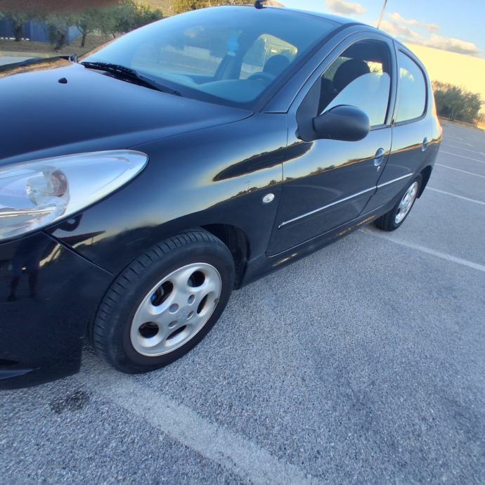 Peugeot 206+ 1,4-8v - FACELIFT - SAMO 124.000km - KLIMA, fotografija 6