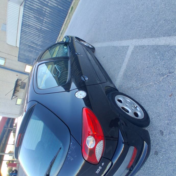 Peugeot 206+ 1,4-8v - FACELIFT - SAMO 124.000km - KLIMA, fotografija 8