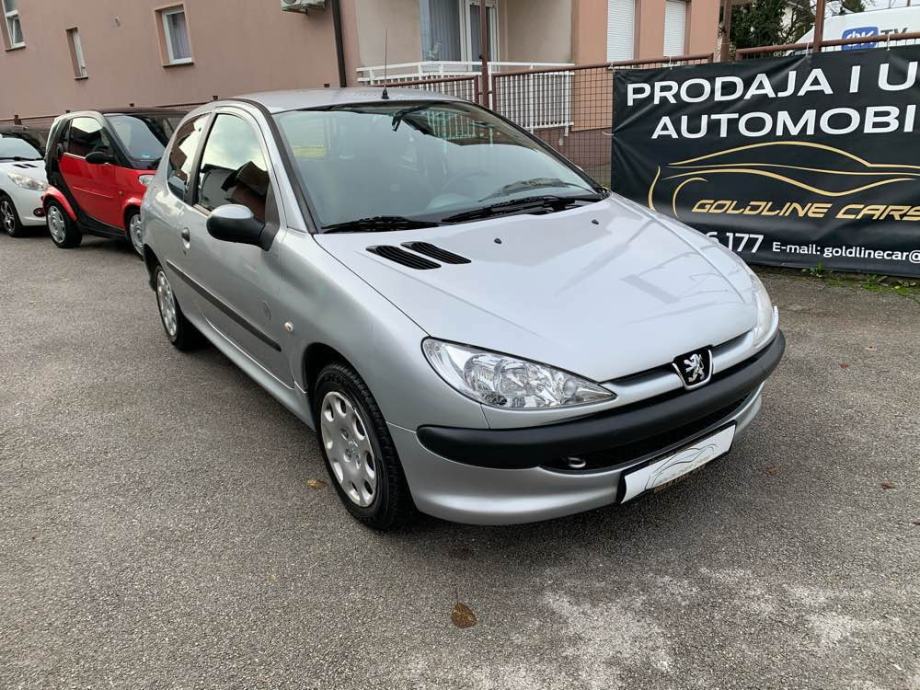 Peugeot 206 2008 года