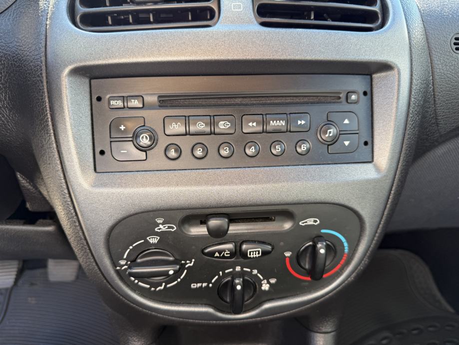 Peugeot 206 1,4 HDi, fotografija 13